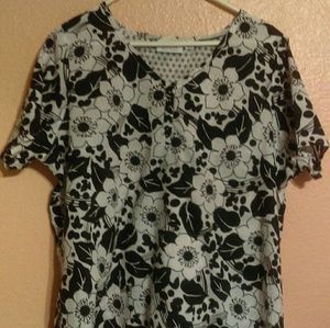 Denim & Co  black and white floral summer top